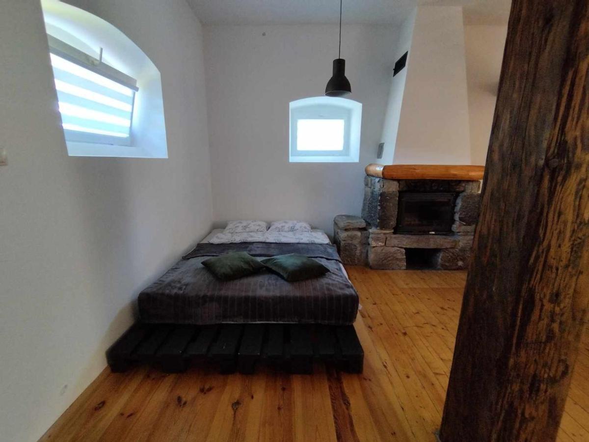 Apartamenty - Stara Stajnia - Na Krancu Swiata Milkow  Ngoại thất bức ảnh